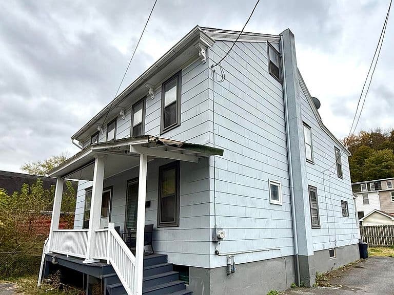 Listing photo 4