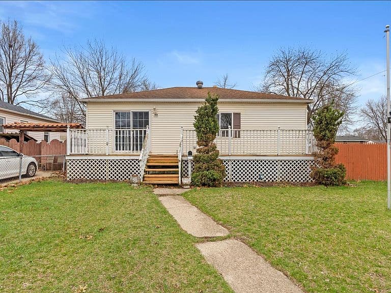 Listing photo 2