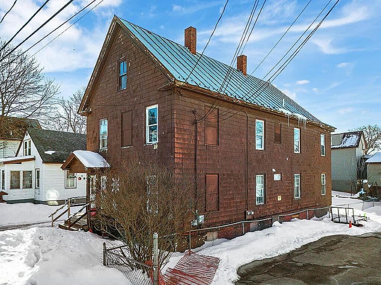 Listing photo 3
