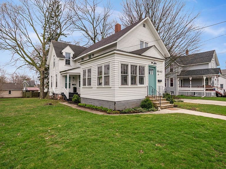 Listing photo 3