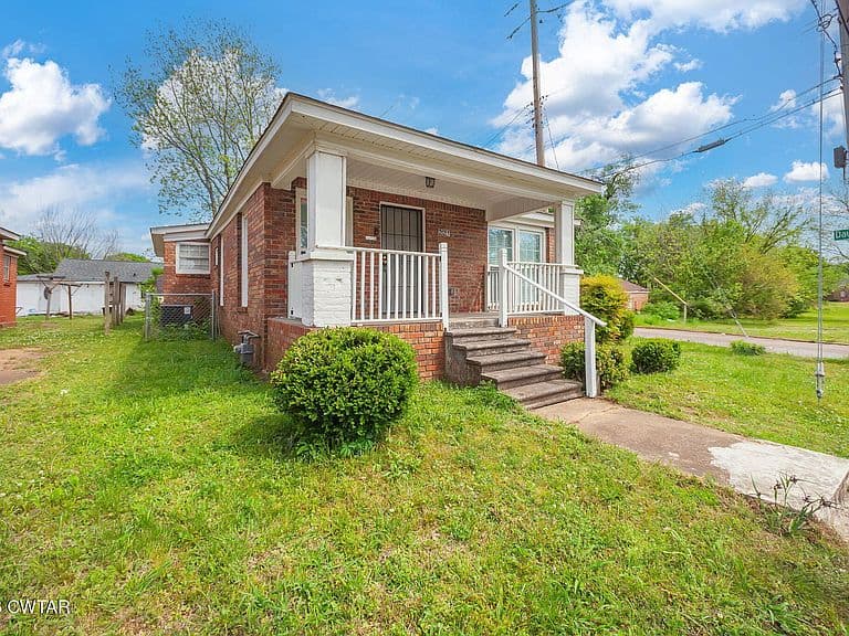 Listing photo 3