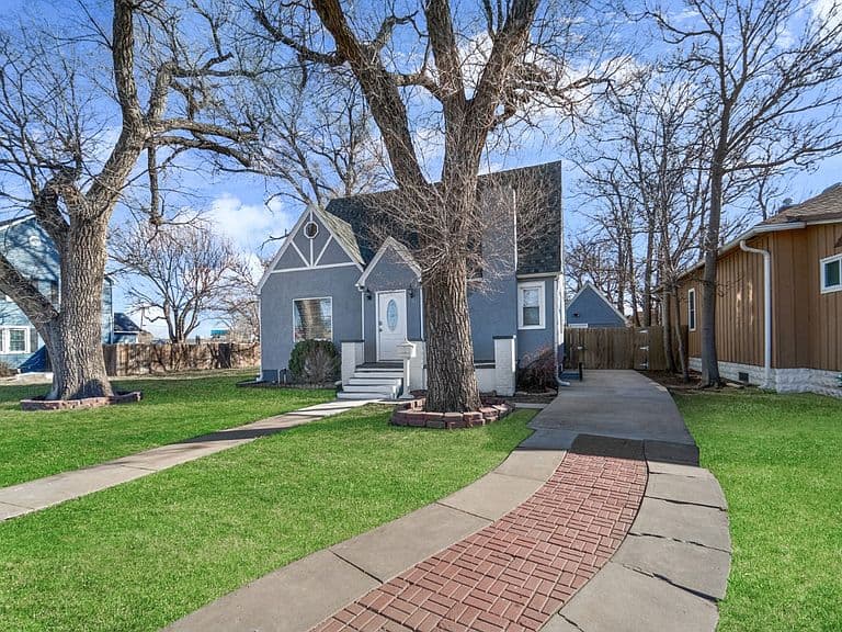 Listing photo 3