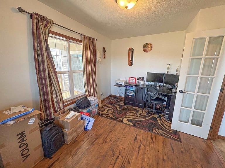 Listing photo 5