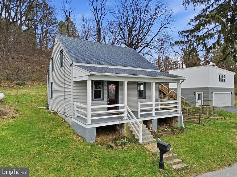 Listing photo 2