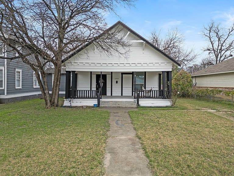Listing photo 3