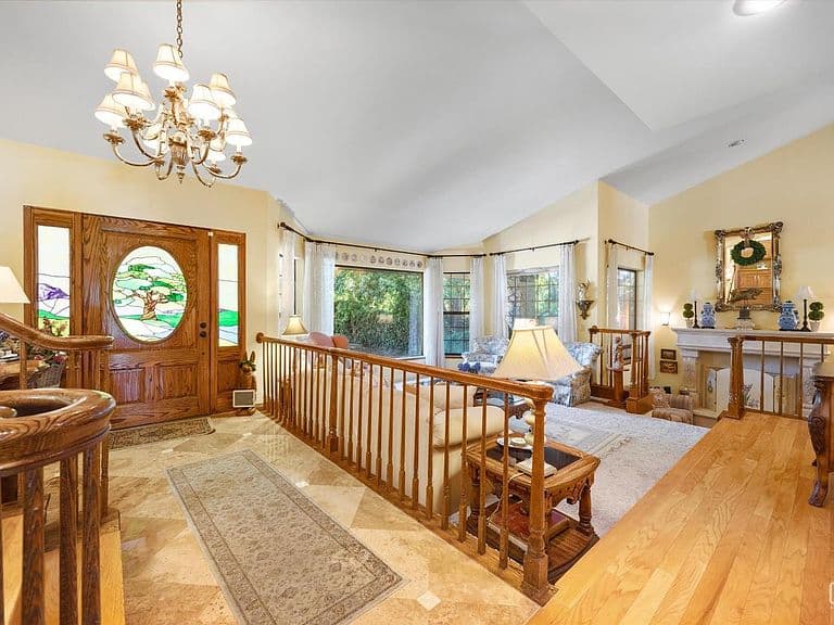 Listing photo 4