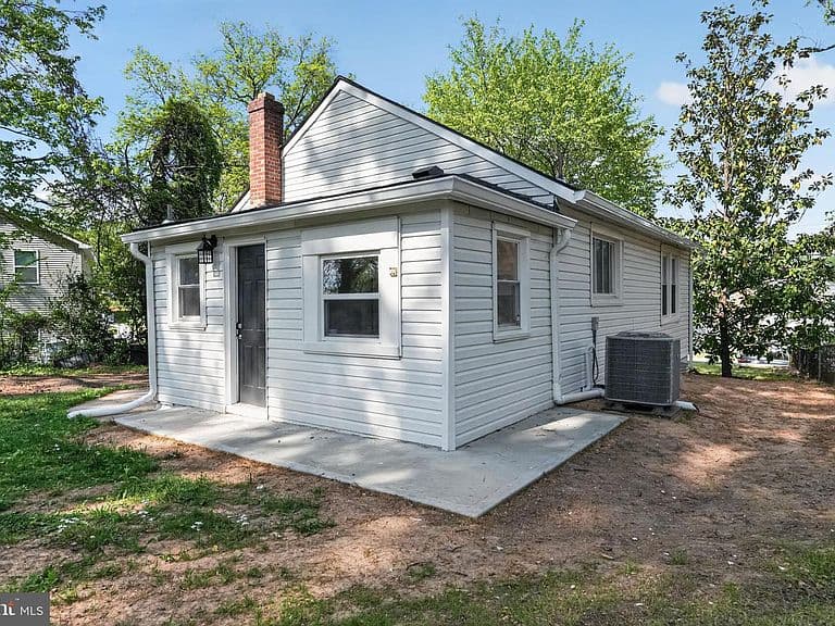 Listing photo 4