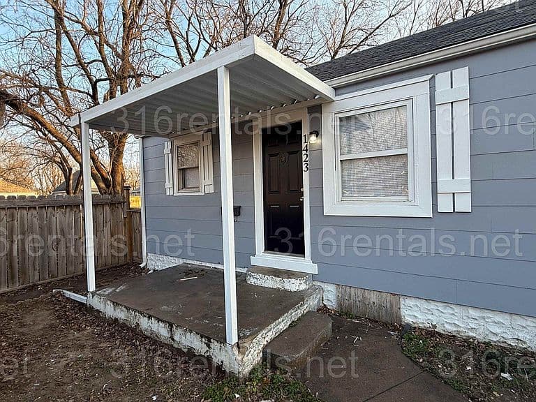 Listing photo 4