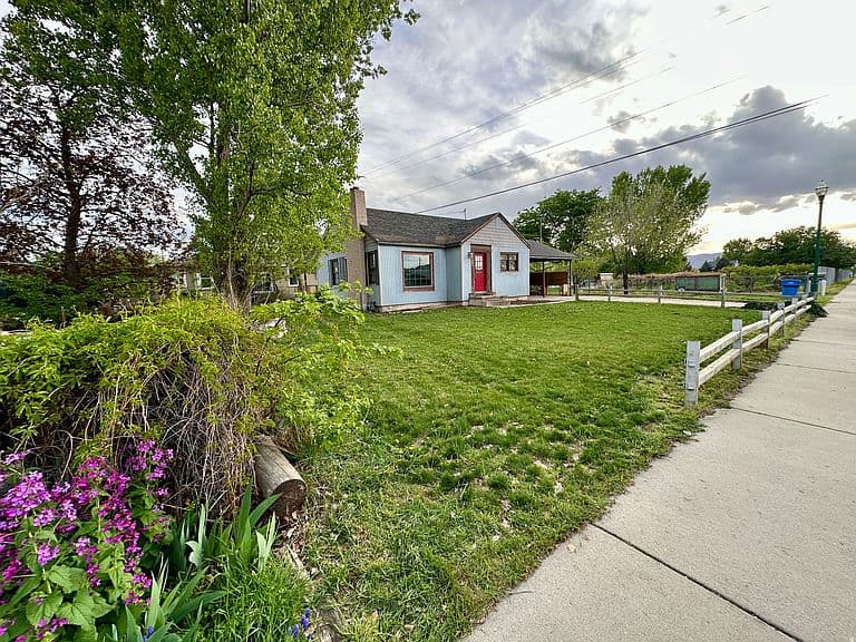 Listing photo 3