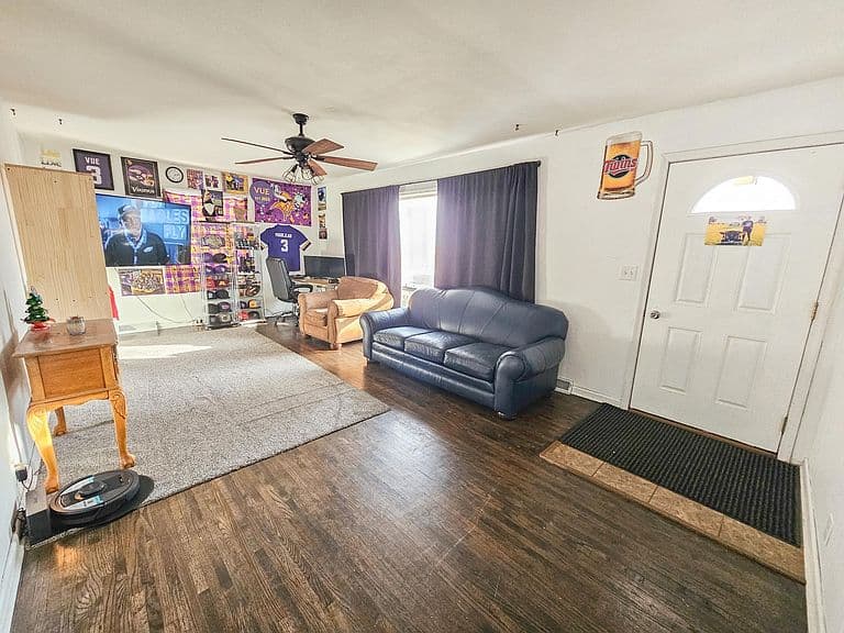 Listing photo 4