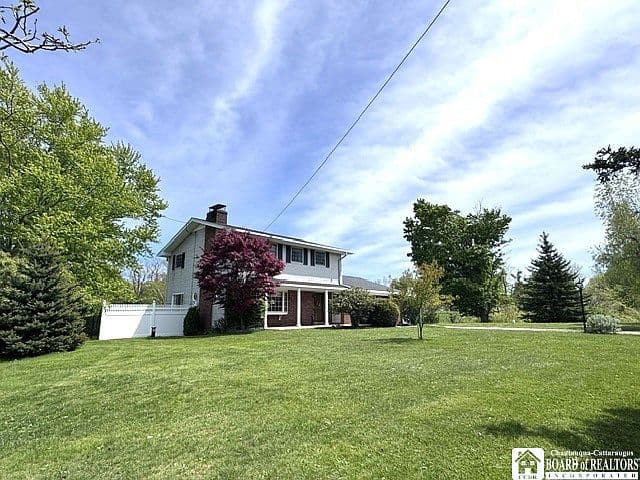 Listing photo 4