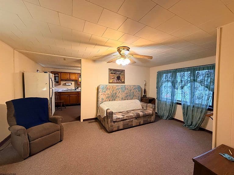 Listing photo 5