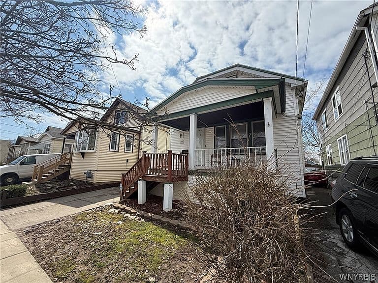 Listing photo 2