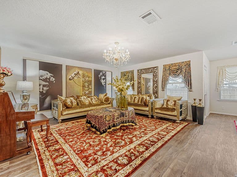 Listing photo 5