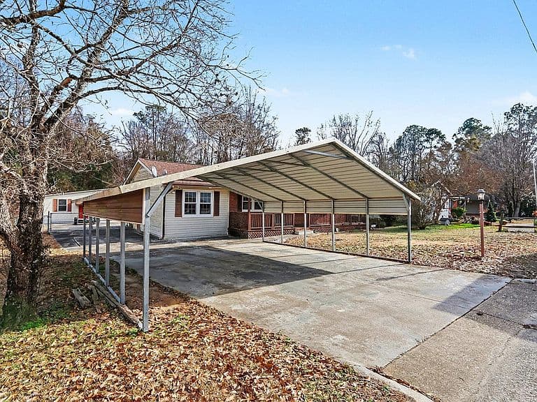 Listing photo 4