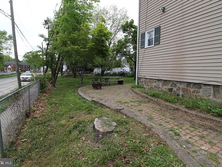 Listing photo 5