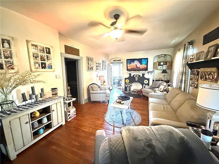 Listing photo 4