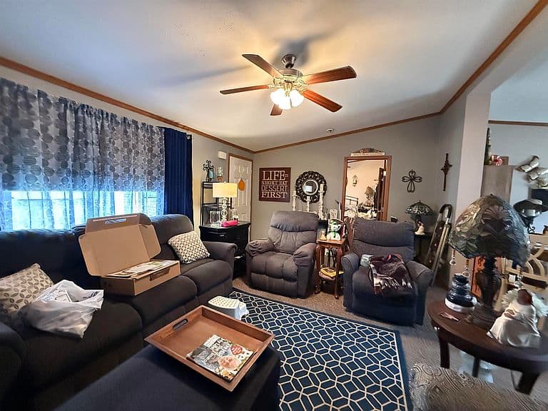 Listing photo 3