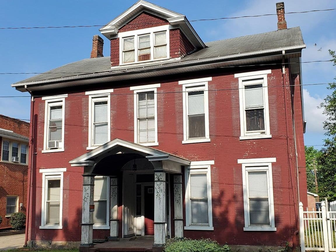 Primary listing photo