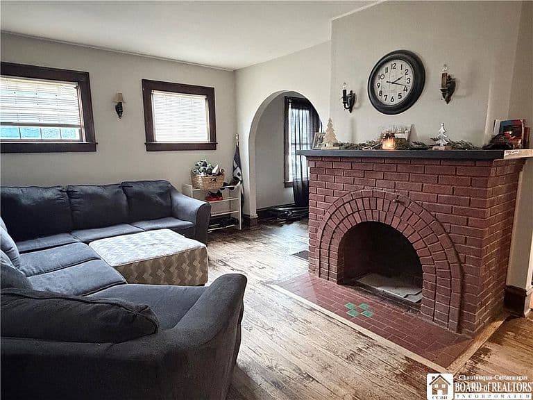 Listing photo 4