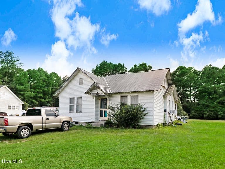 Listing photo 3
