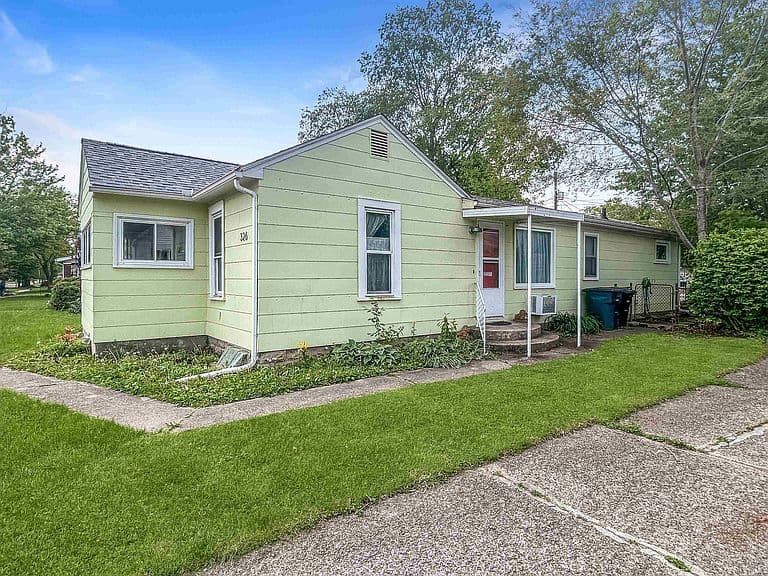Listing photo 3