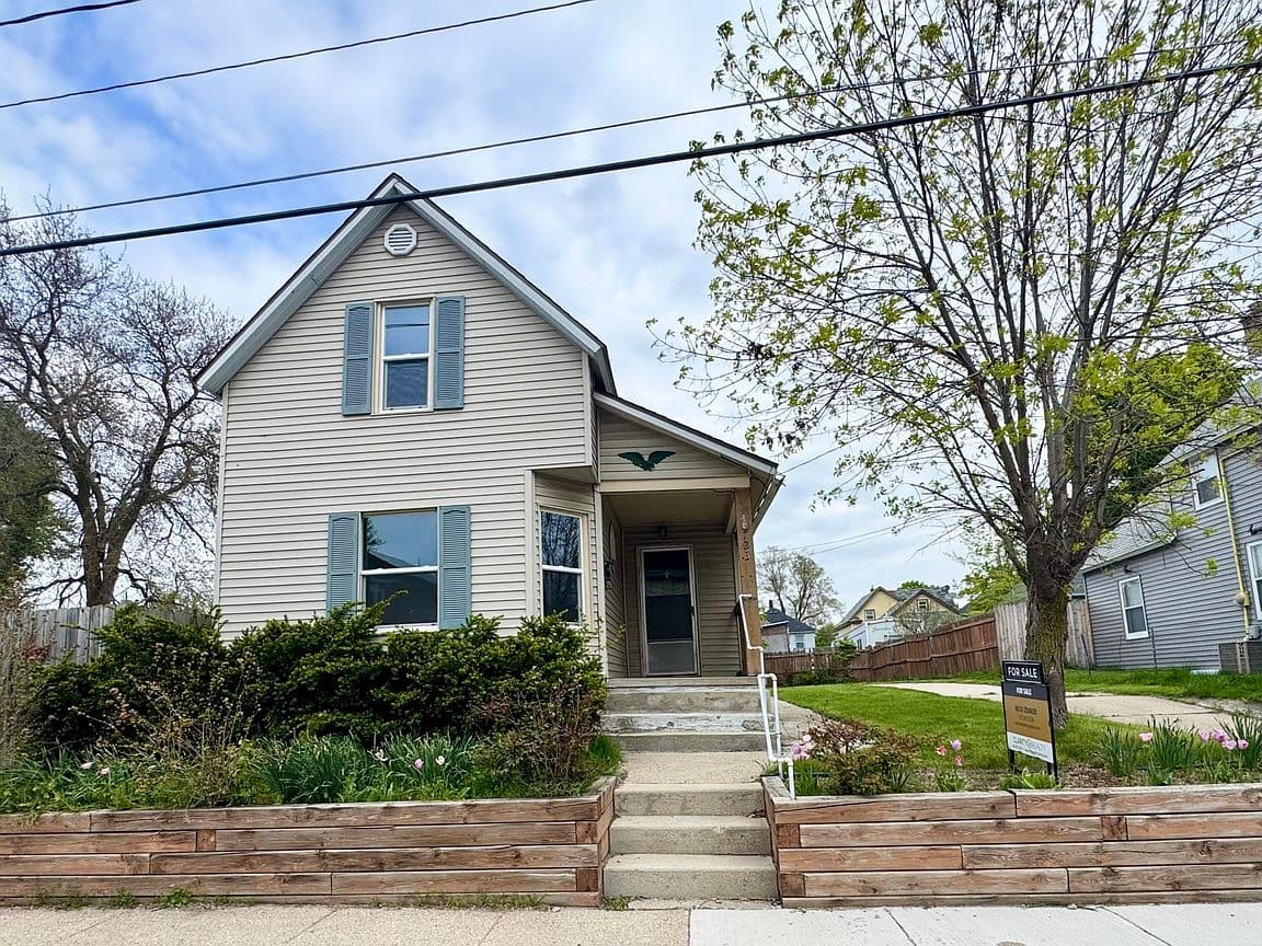 Primary listing photo