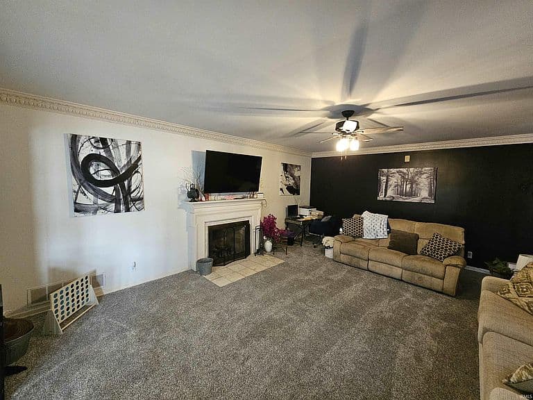 Listing photo 5