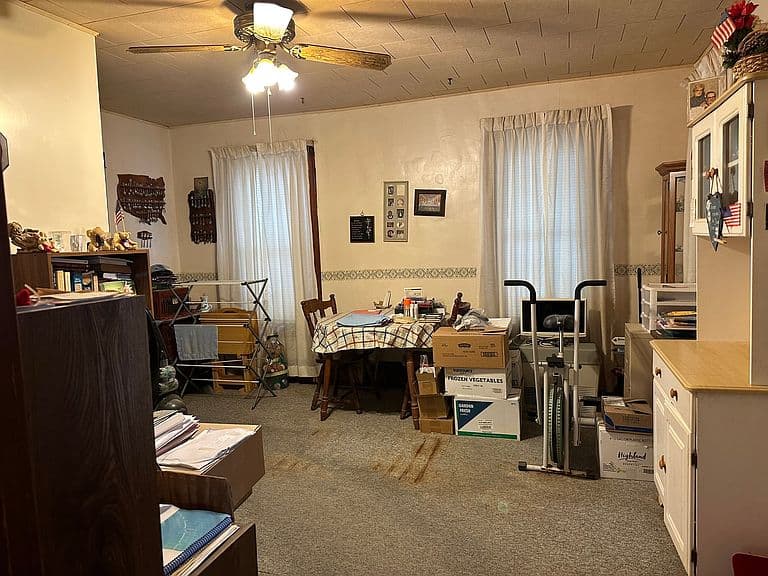 Listing photo 3