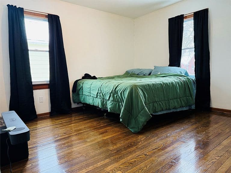 Listing photo 5