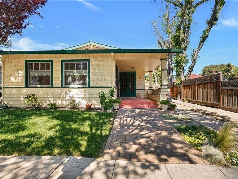 Listing photo 3