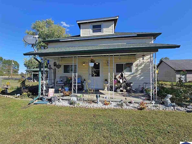 Listing photo 2