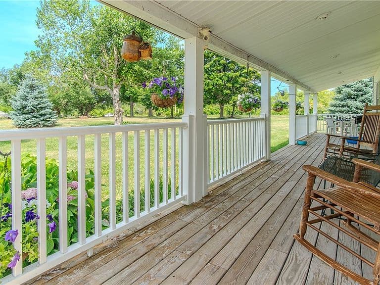 Listing photo 4