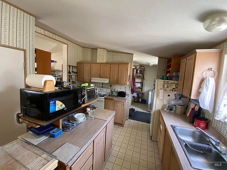 Listing photo 5