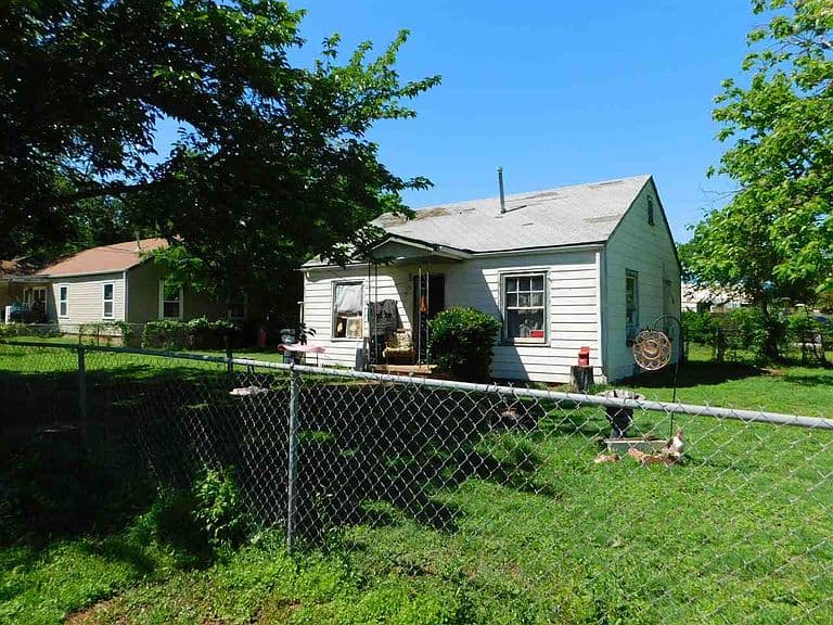 Listing photo 2