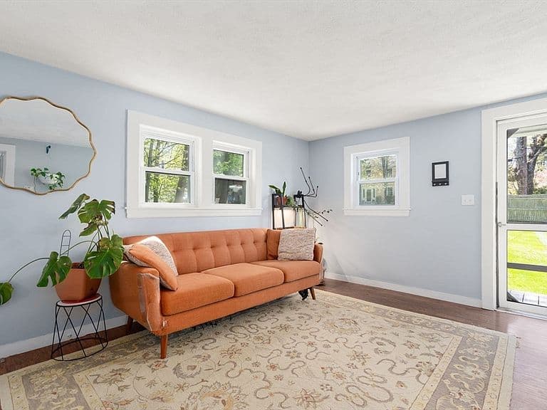 Listing photo 5