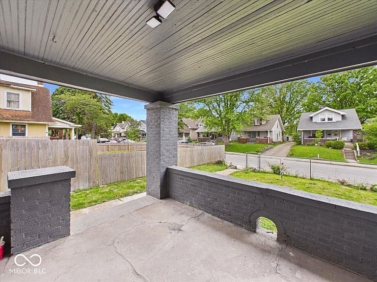 Listing photo 4