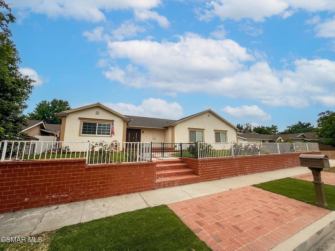 Primary listing photo