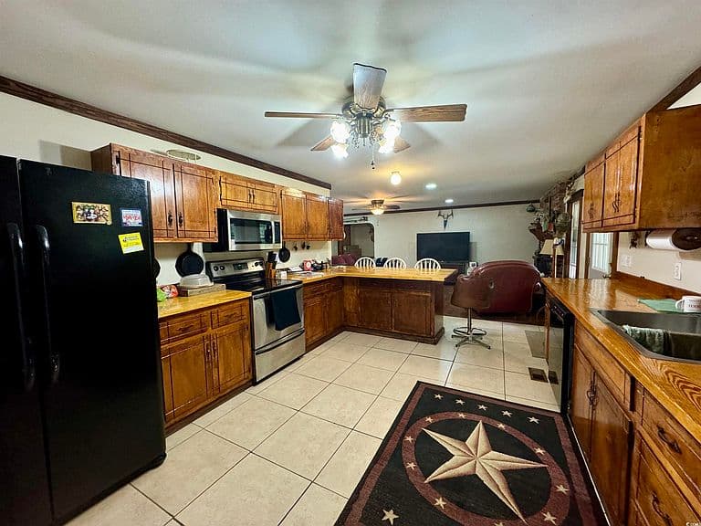 Listing photo 4
