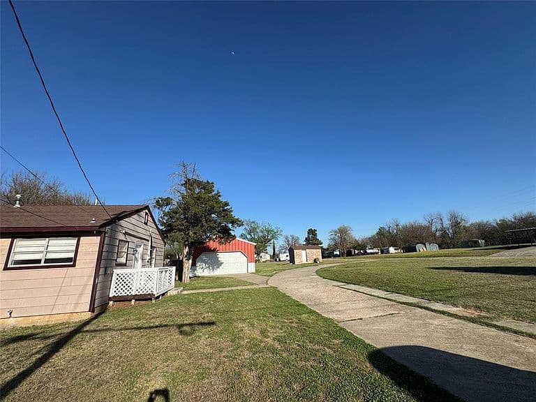 Listing photo 4