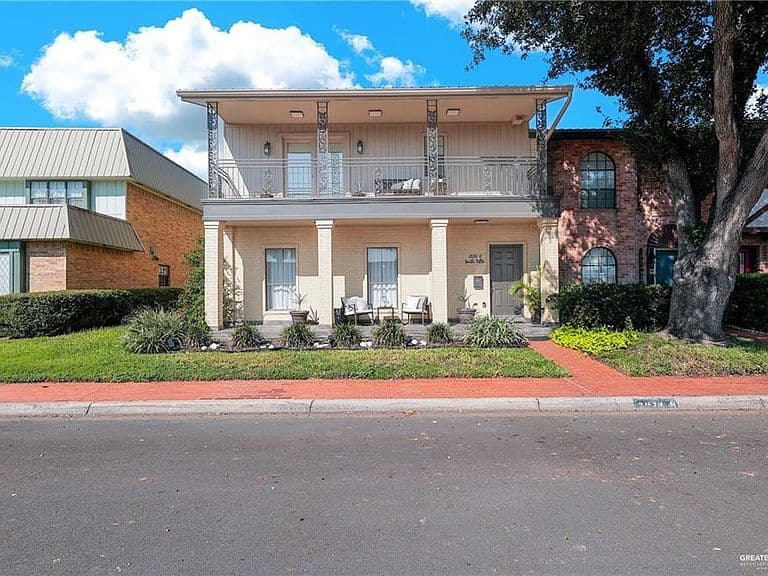 Listing photo 2