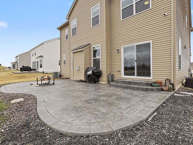 Listing photo 4