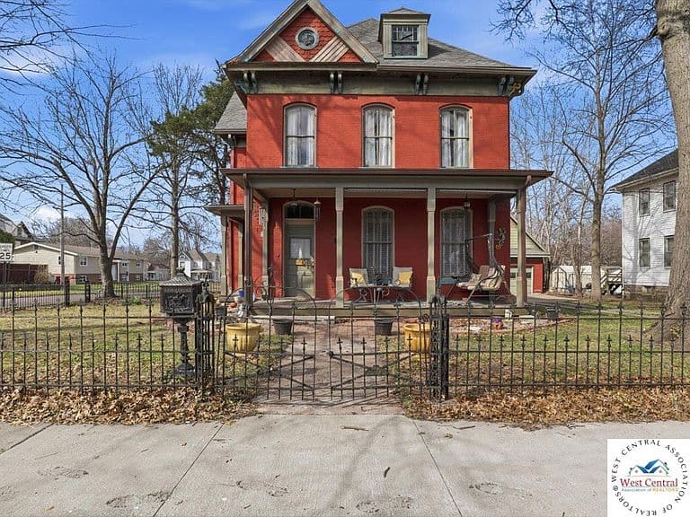 Listing photo 4