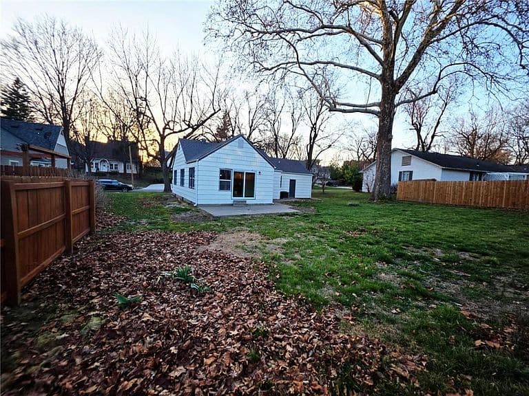 Listing photo 3