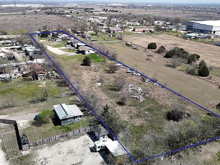 Listing photo 2