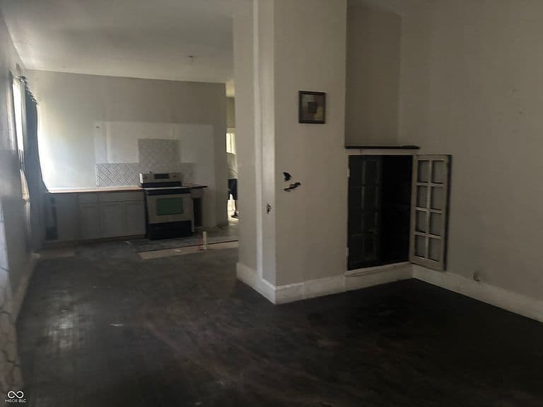 Listing photo 5