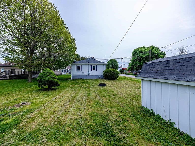 Listing photo 3