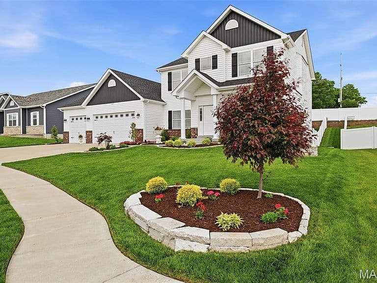 Listing photo 2