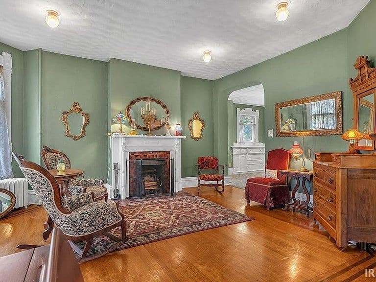 Listing photo 5