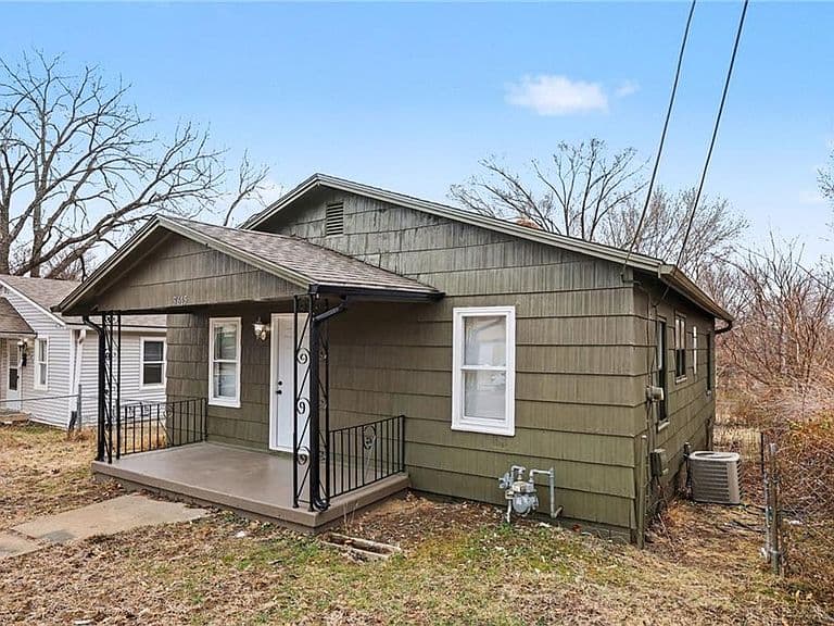 Listing photo 3